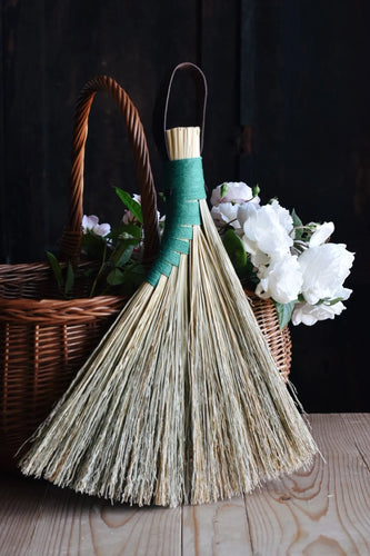 Turkey Wing Broomcorn Hand Brush, Green