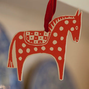 18 Folk Art Christmas Decorations